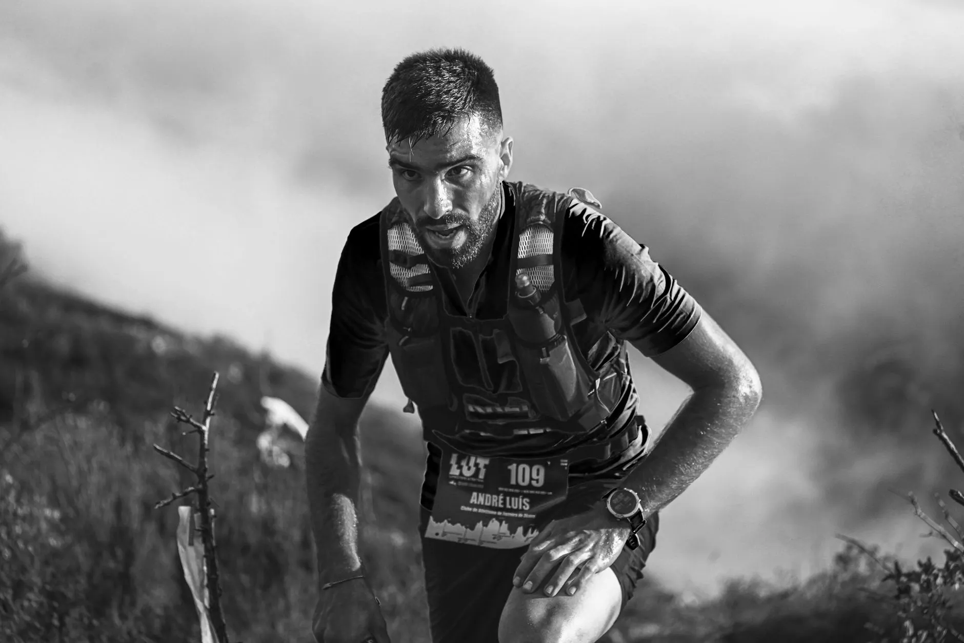 光纤收发器与网络交换机在政企网络中的协同部署方案