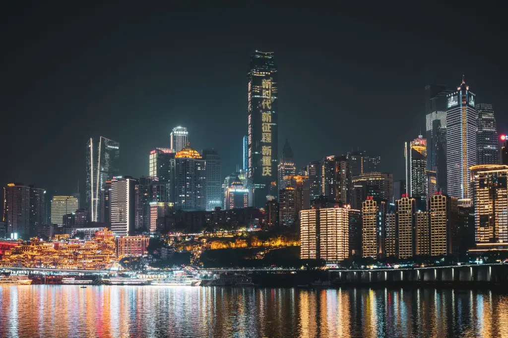网络交换机与协议转换器选型指南：提升数据中心可靠性的关键要素