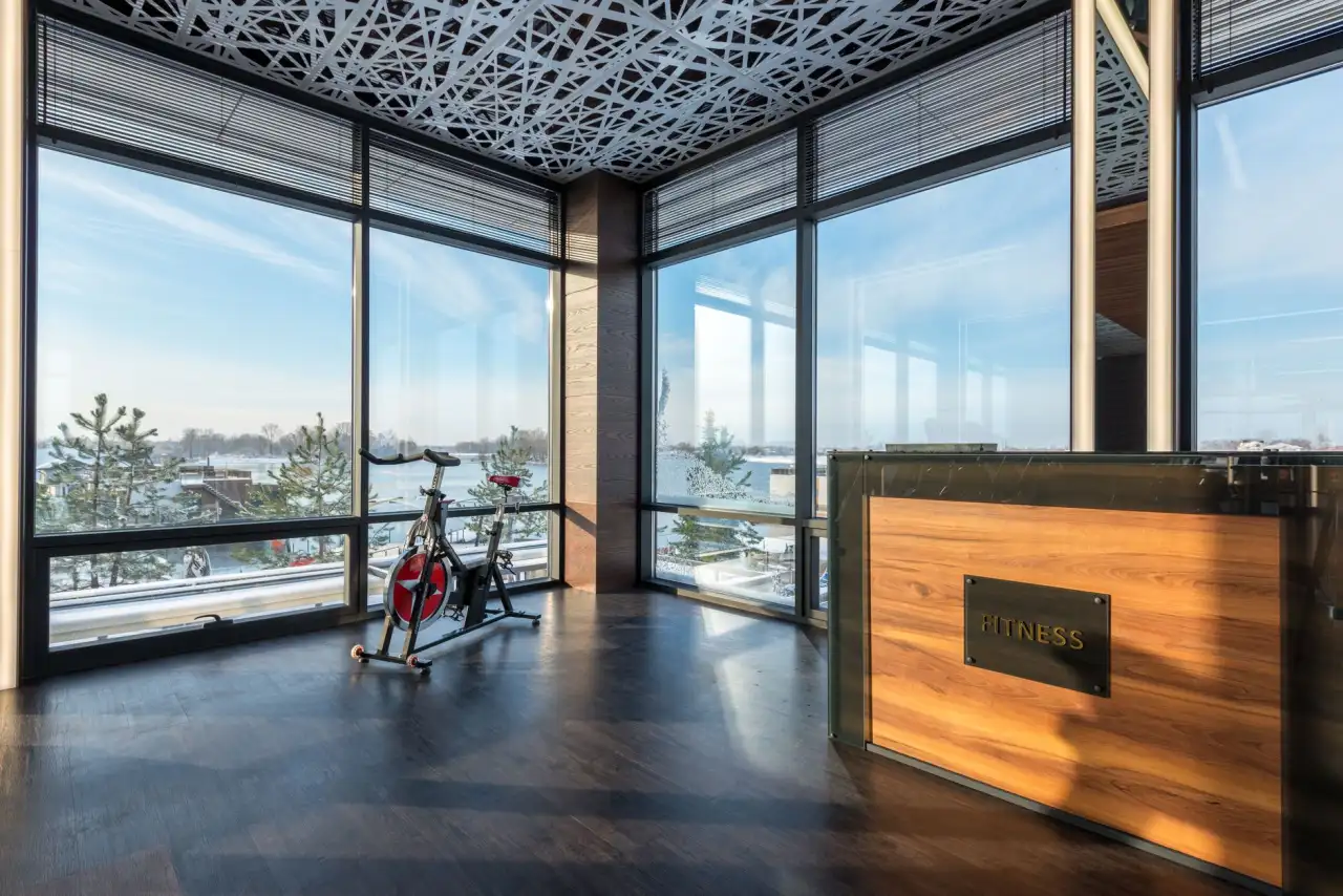 网络交换机与光纤收发器选型指南：政企网络基础设施搭建要点解析