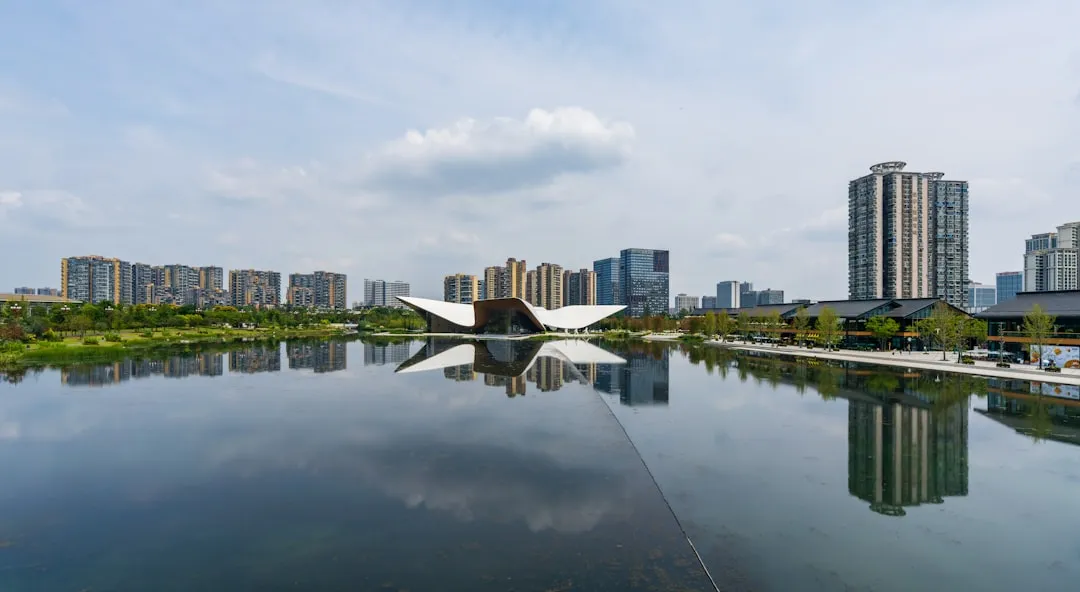 工业以太网场景下网络交换机与光纤收发器的选型要点解析