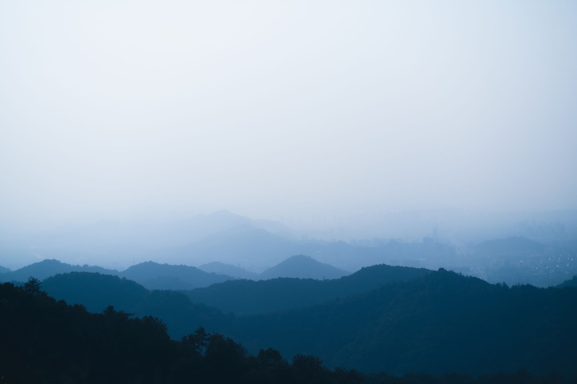 海南政企网络升级方案：交换机与光纤收发器选型指南